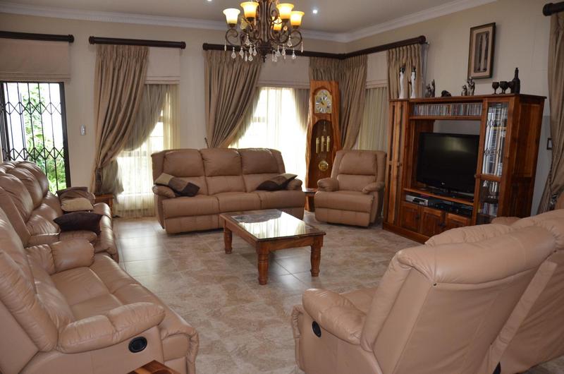 4 Bedroom Property for Sale in Hartenbos Heuwels Western Cape